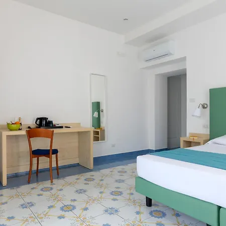 Napolit'amo Medina Hotell 3*