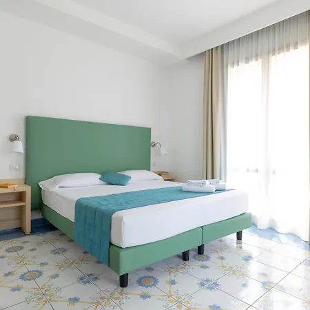 Hotell Napolit'amo Medina 3*