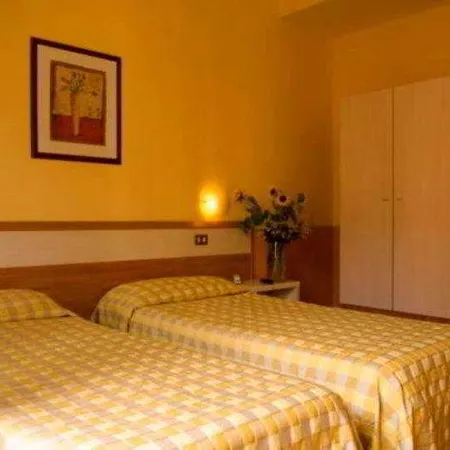 Hotell Napolit'amo Medina 3*